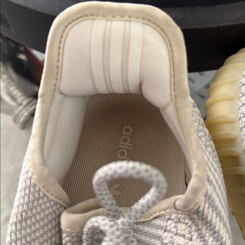 Adidas x Yeezy Boost 350 V2 in Lundmark Nylon - Picture 8 of 13